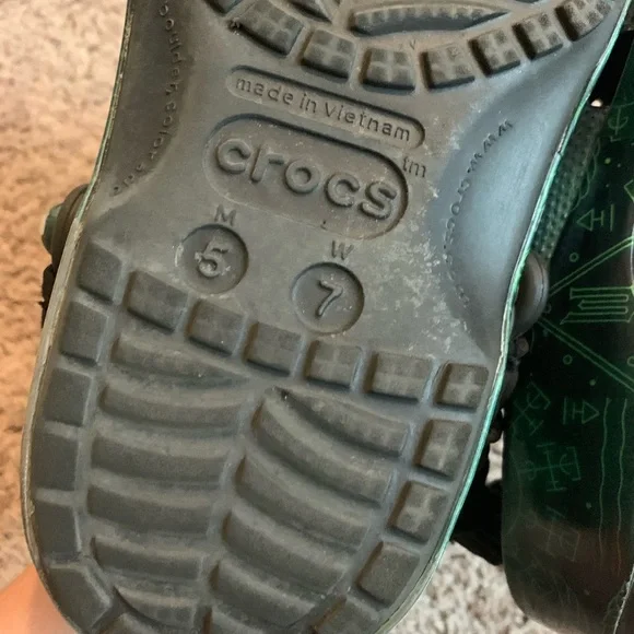 Crocs Green Glitter Wicked Elphaba Clogs - Picture 7 of 8